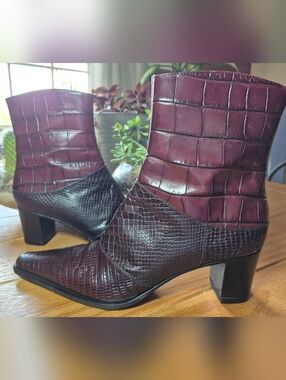 Via Spiga Burgundy Leather Boots - Womens Size 9.5